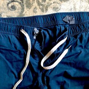 Men’s Vuori pants XL size